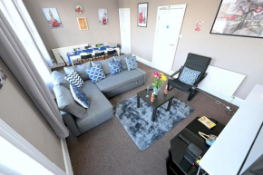 STUNNING 3 Bedroom Serviced Flat IN North London